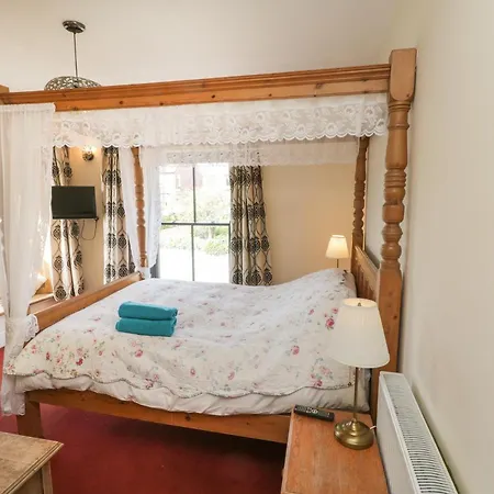 Mulgrave House * Hinderwell